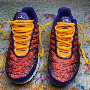 Nike Tuned TN-Air Max Sneakers Youth Size 4.5/Fits Women's sz 6 Galaxy Print